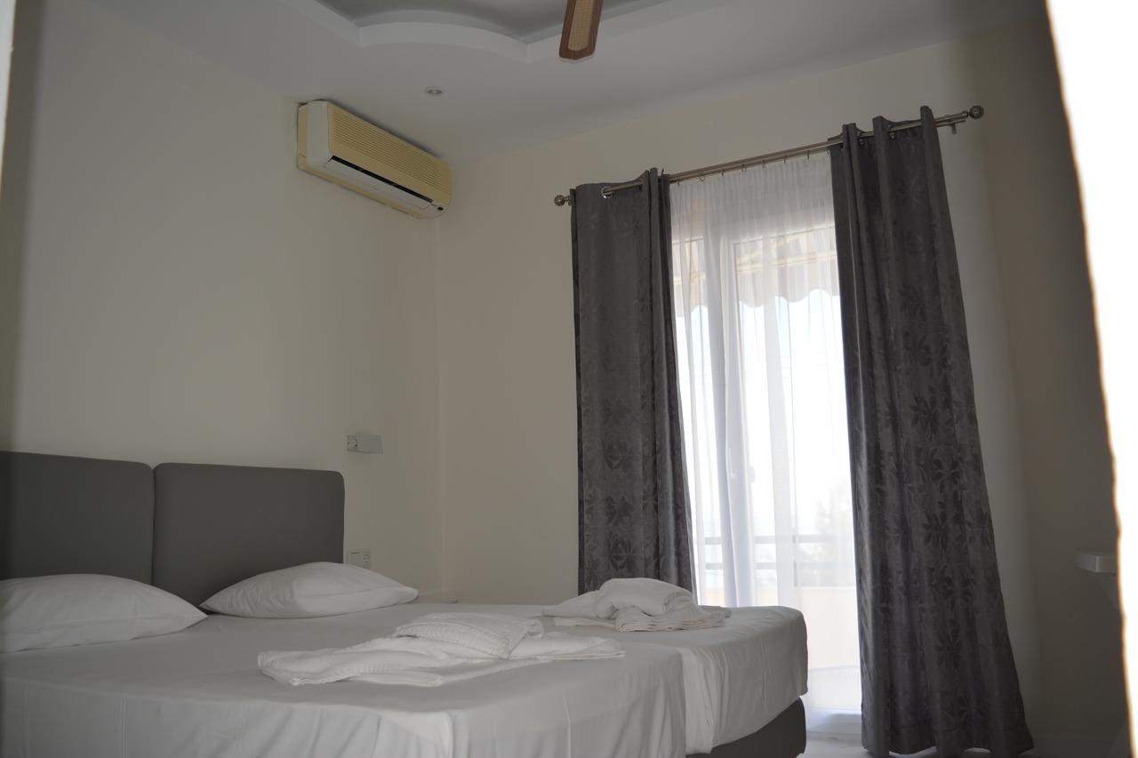 Kangaroo Hotel Mola Kalyva Ngoại thất bức ảnh