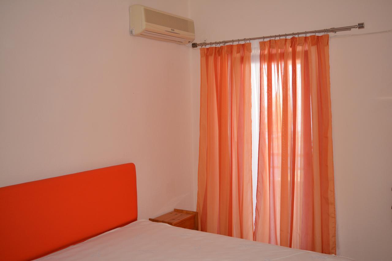 Kangaroo Hotel Mola Kalyva Ngoại thất bức ảnh