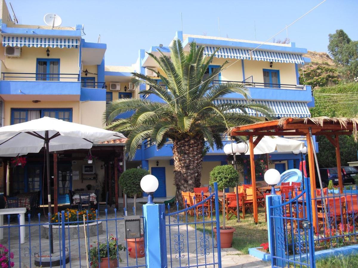 Kangaroo Hotel Mola Kalyva Ngoại thất bức ảnh